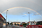 駅前で見られた虹