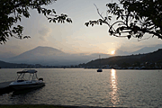 日没の野尻湖と黒姫山